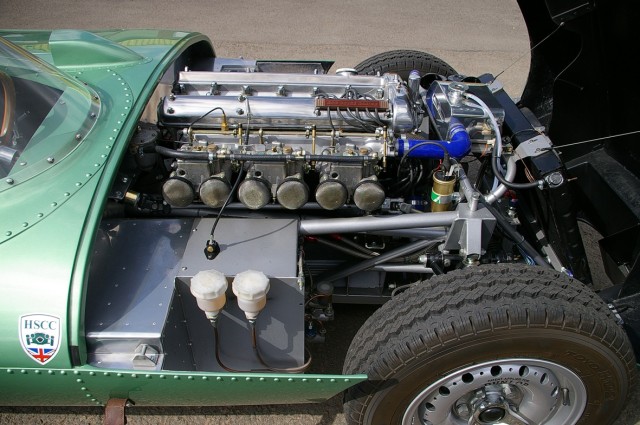 Jaguar D-Type (2).jpg